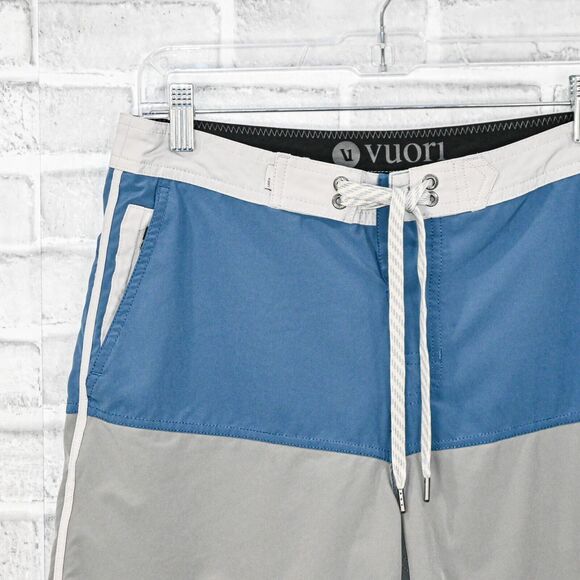 VUORI Men's Cruise Board Shorts in Blue Grey ColorBlock sz 30 - Picture 4 of 7